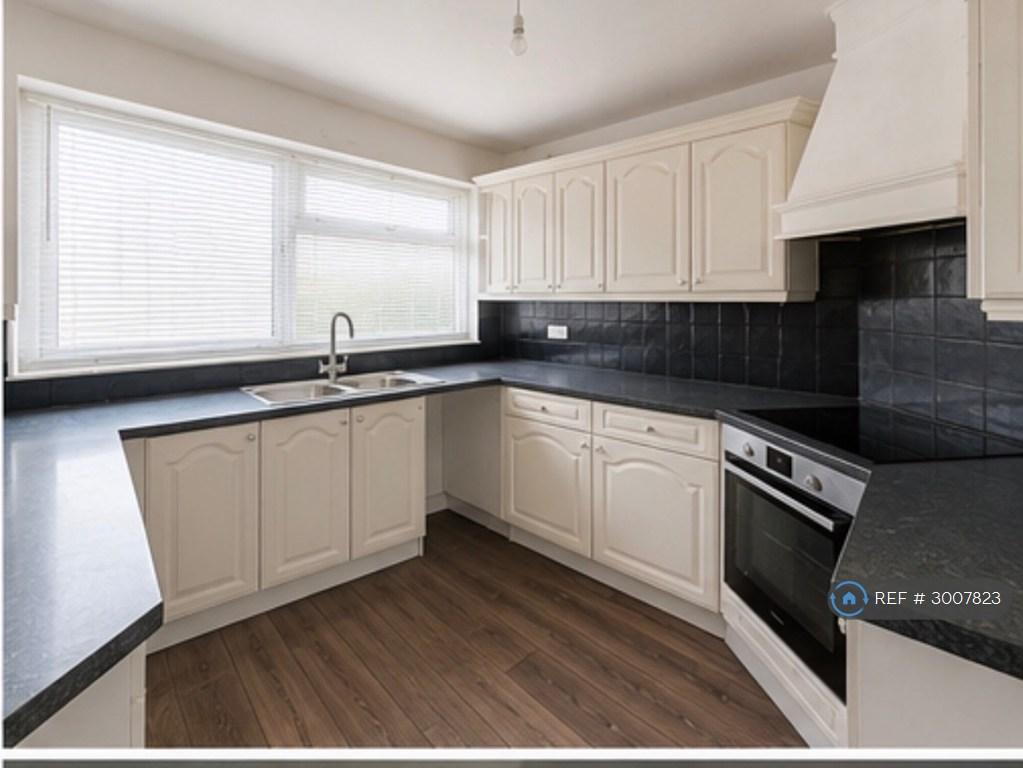 House in Tameside, Greater Manchester - View 4