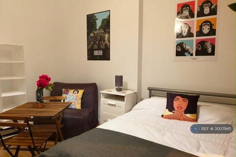 Studio to rent, London, London, N4
