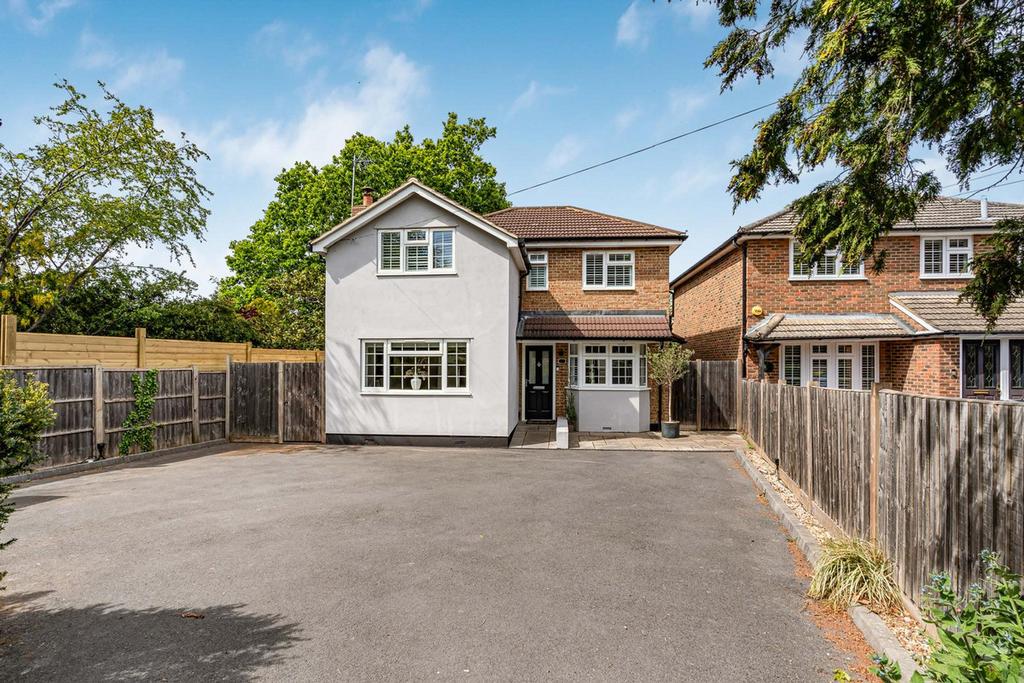 Detached house exterior, driveway
