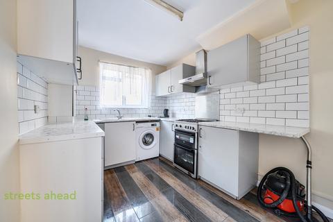 4 bedroom terraced house for sale, Moffat Road, Thornton Heath, CR7