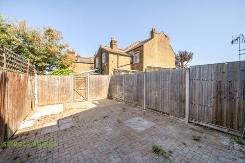 4 bedroom terraced house for sale, Moffat Road, Thornton Heath, CR7