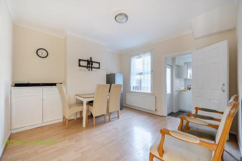 4 bedroom terraced house for sale, Moffat Road, Thornton Heath, CR7