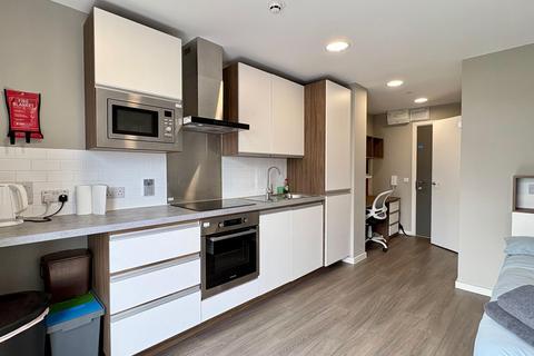 Studio to rent, Unity Street