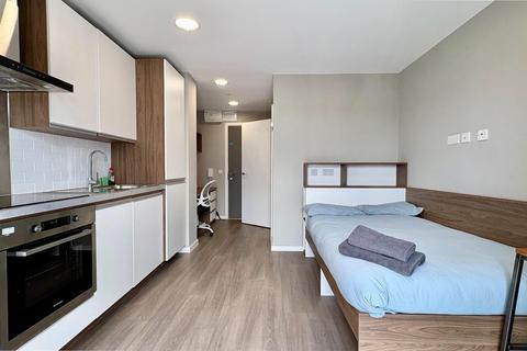 Studio to rent, Unity Street