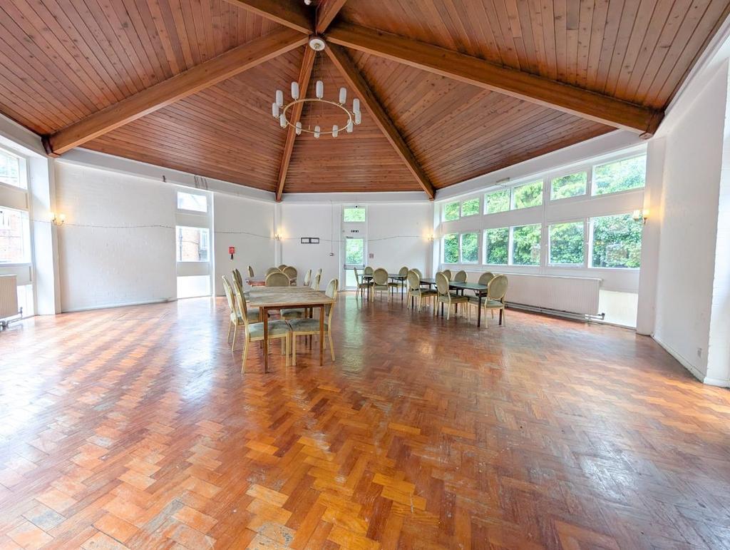 House in Manchester, Victoria Park, Longsight - View 3