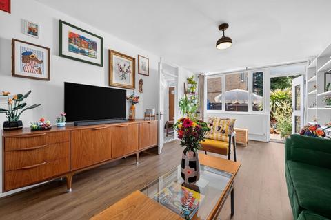Lucey Way, London, SE16