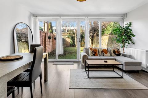 3 bedroom end of terrace house to rent, Elton Place, London, N16