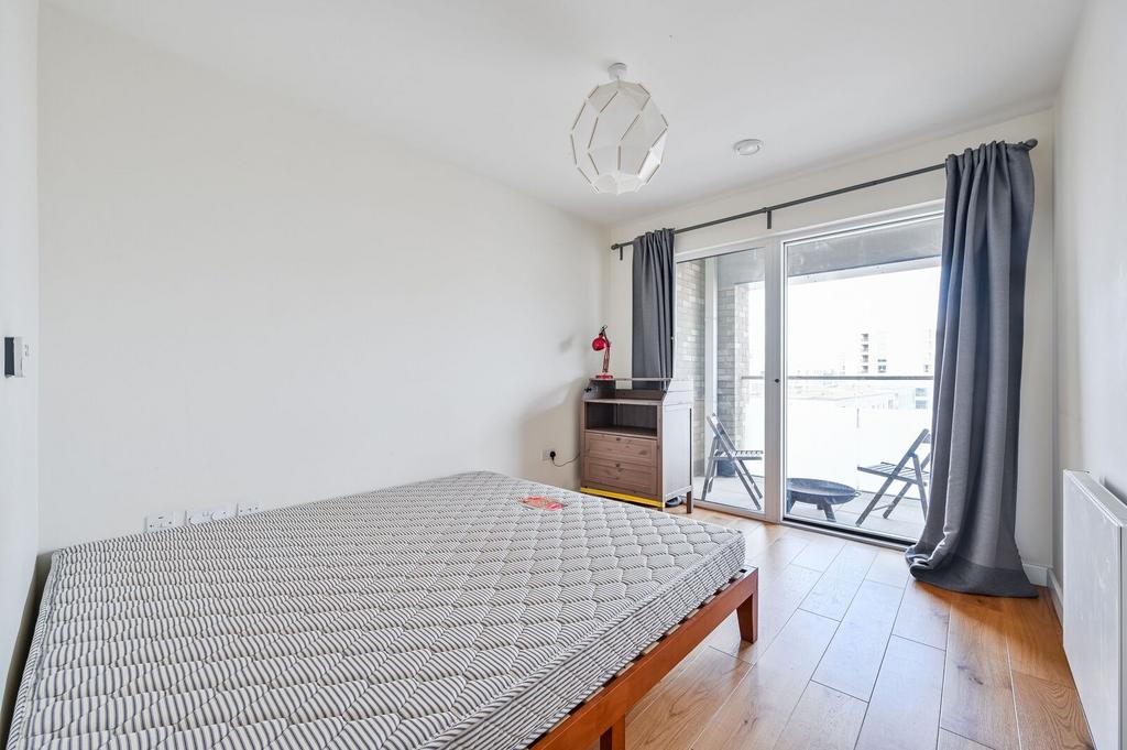 Apartment in London - More