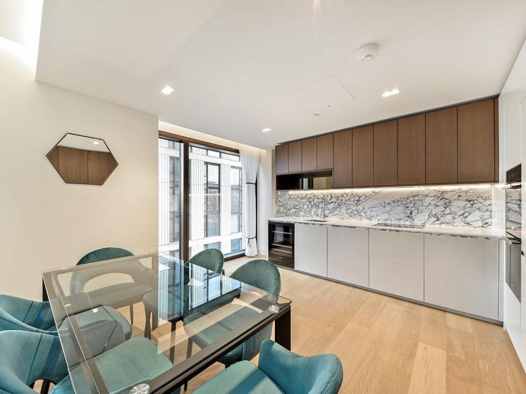Apartment in London - More