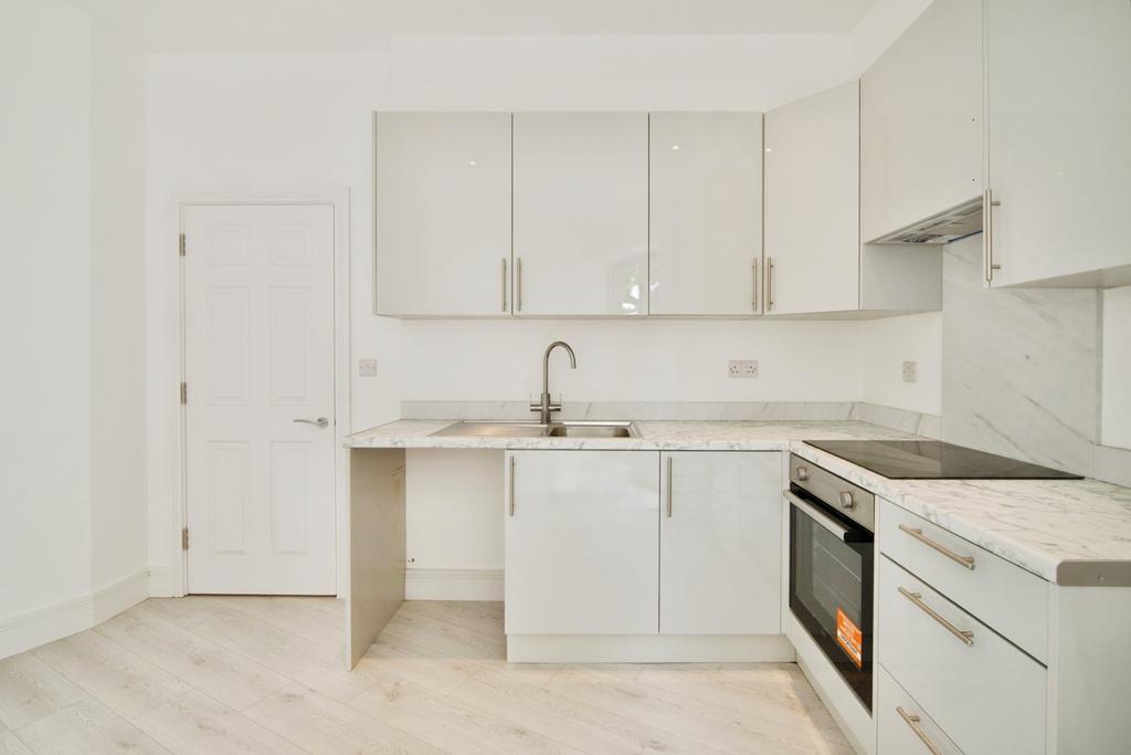 House in London - View 5