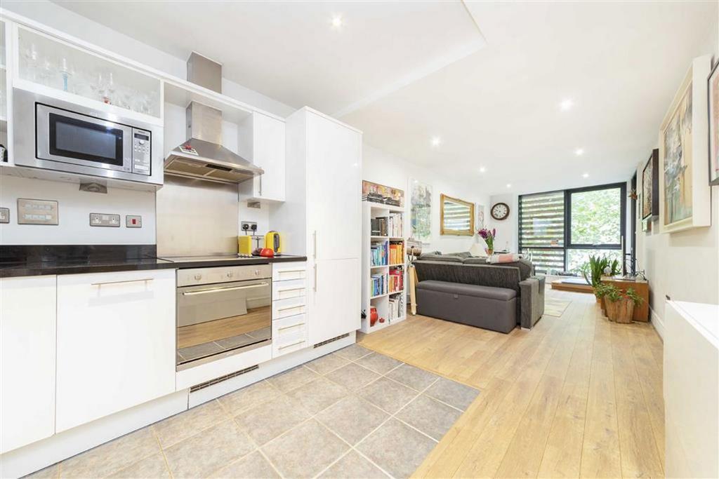 Apartment in London - View 2
