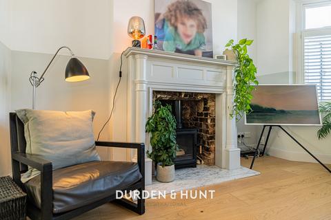 4 bedroom semi-detached house for sale, Oak Hill Close, Woodford Green, IG8