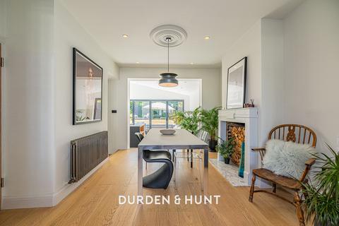 4 bedroom semi-detached house for sale, Oak Hill Close, Woodford Green, IG8