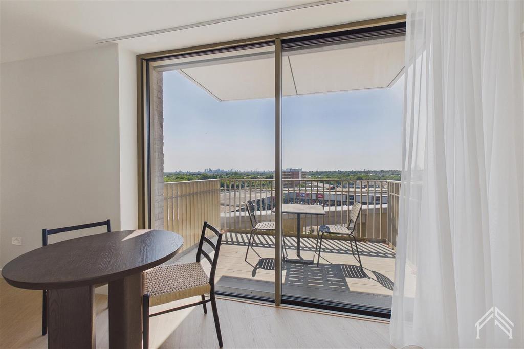 Apartment in London - View 2