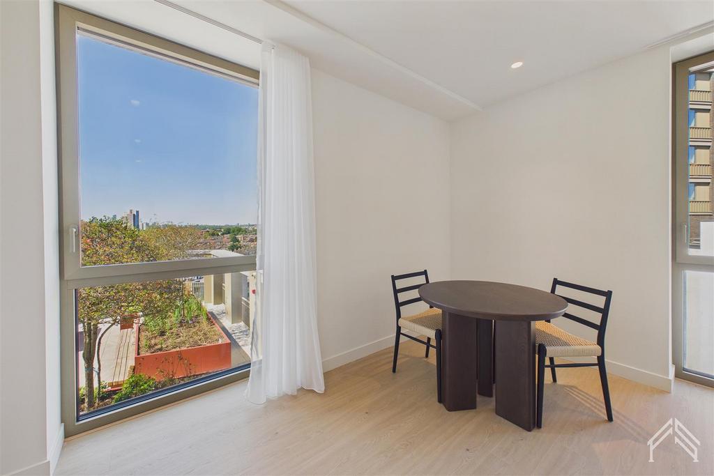 Apartment in London - View 3