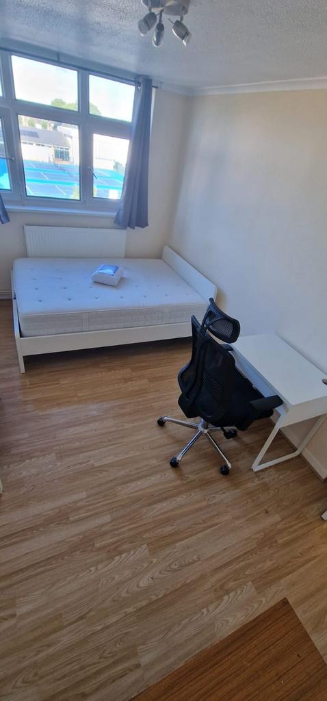 House in London - View 4