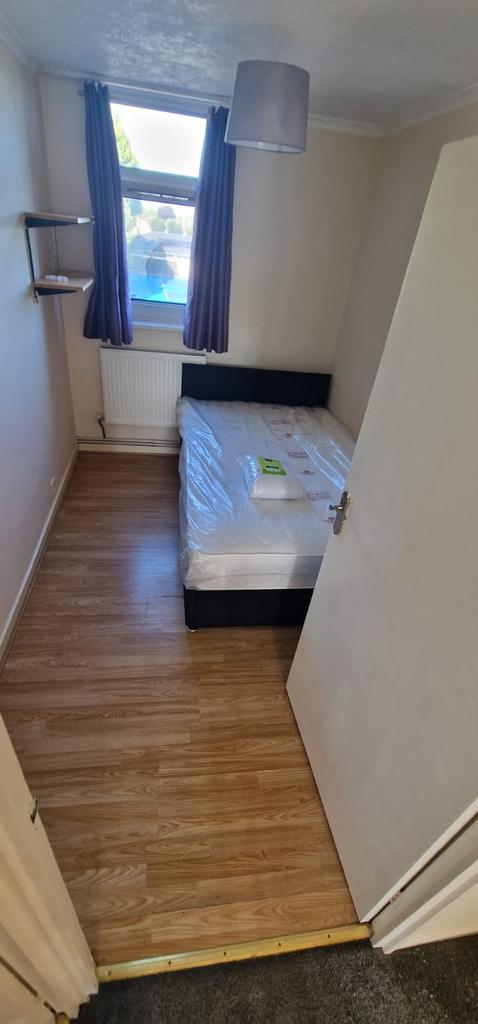 House in London - View 5