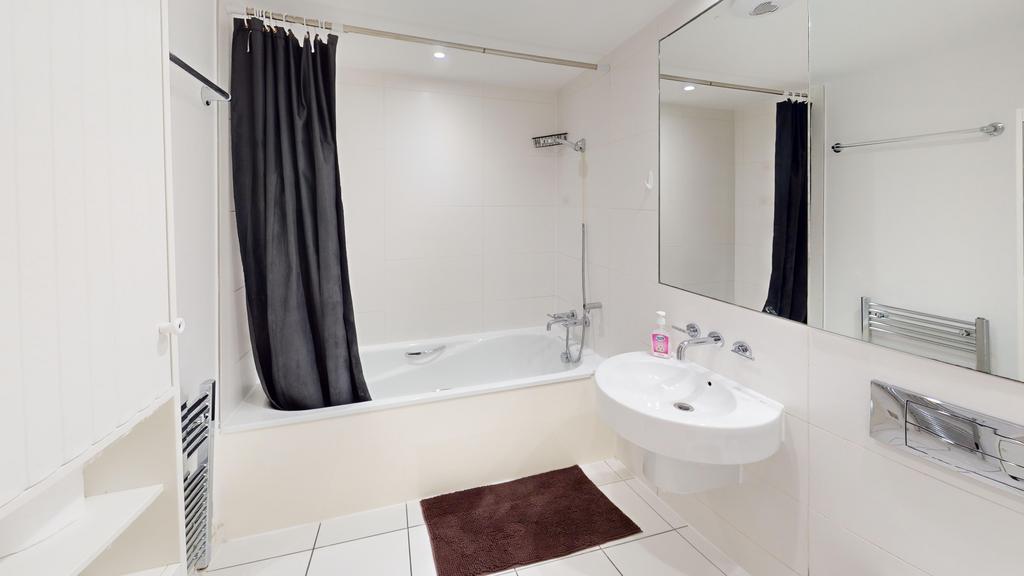 Apartment in Canada Water - View 3
