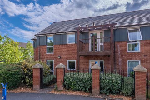 1 bedroom apartment for sale, Fields Park Drive, Alcester B49