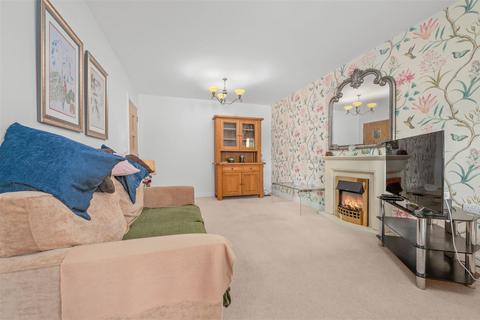 1 bedroom apartment for sale, Fields Park Drive, Alcester B49