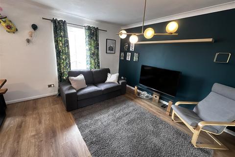2 bedroom apartment to rent, Stretford Road, Manchester