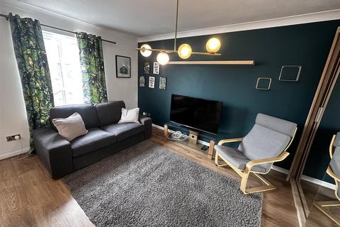 2 bedroom apartment to rent, Stretford Road, Manchester