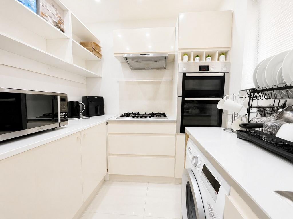 Apartment in London - View 2