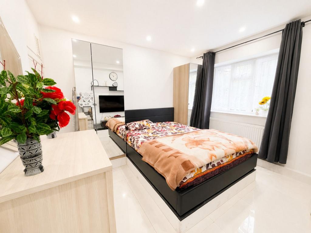 Apartment in London - View 3