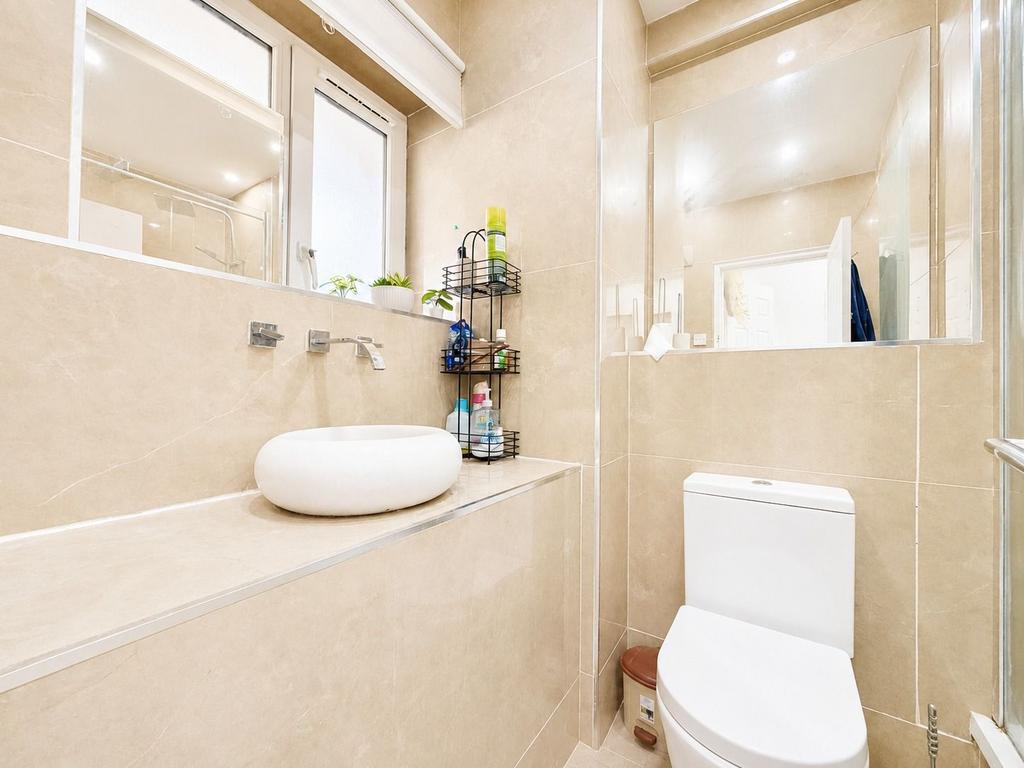 Apartment in London - View 5