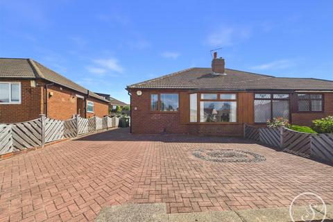 2 bedroom semi-detached bungalow for sale, Field End Close, Leeds