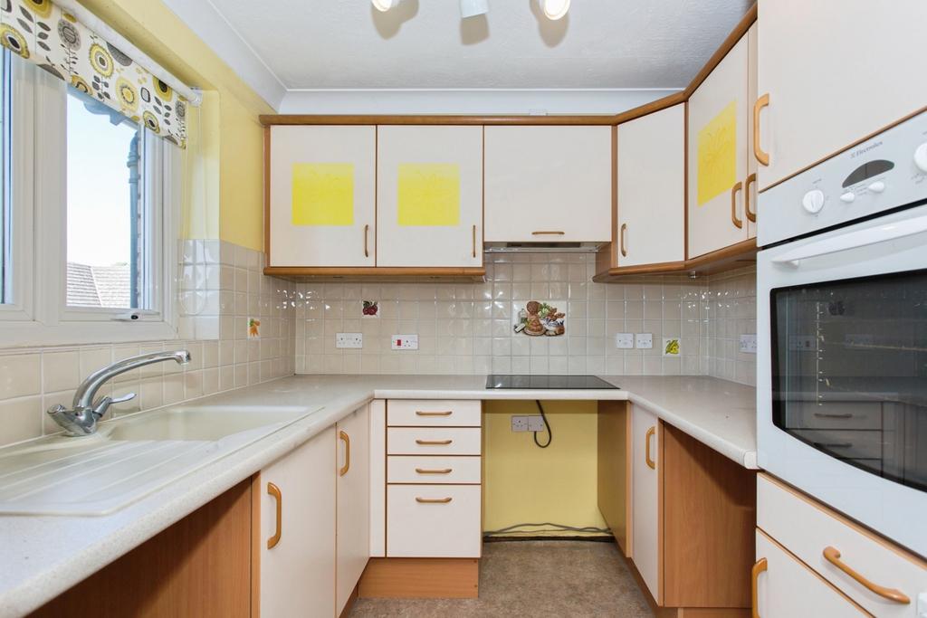 Apartment in Cambridge, Lynfield Court, Chesterton - View 3