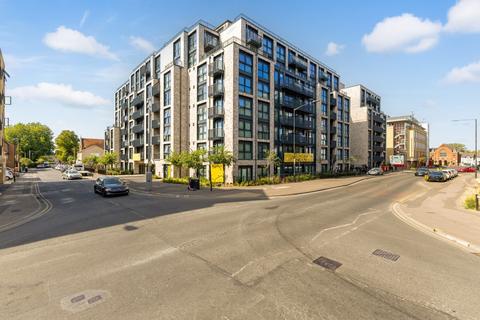 2 bedroom apartment to rent, Herschel Street Slough SL1