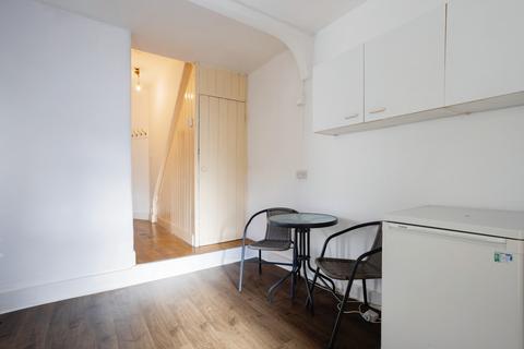 1 bedroom flat to rent, Livingstone Road, E17