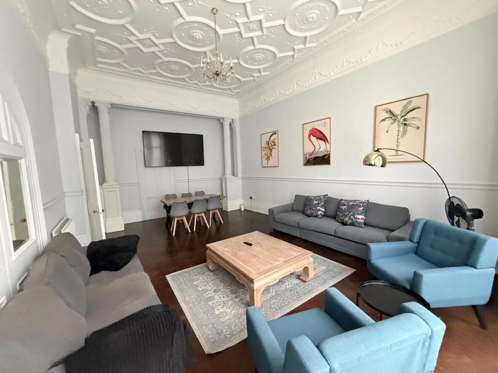 Apartment in London - View 2