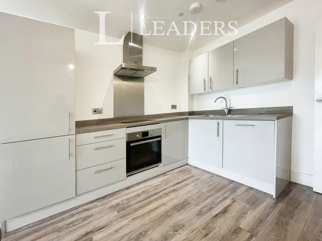 Apartment in 6 Langworthy Road - View 5