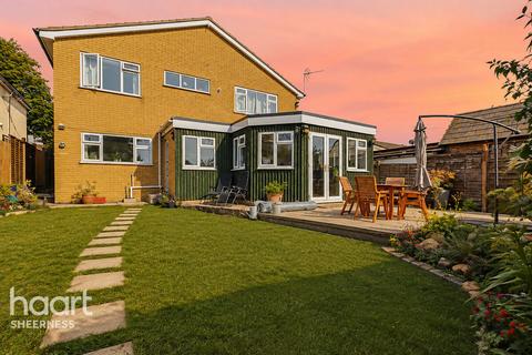 4 bedroom detached house for sale, The Broadway, Sheerness