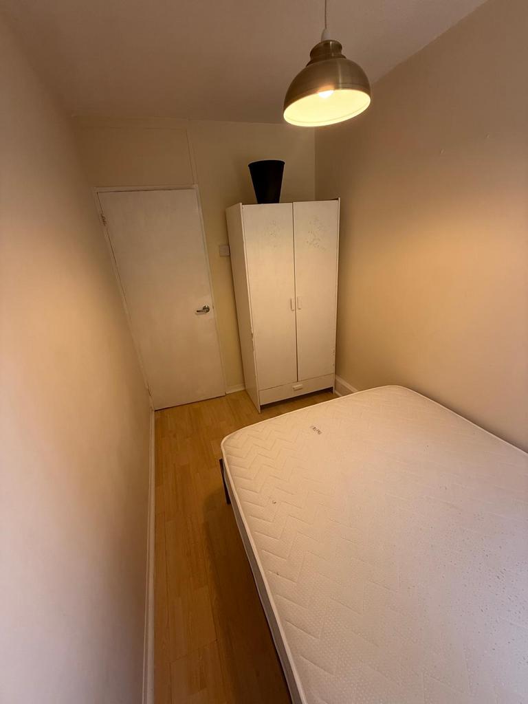 House in London - View 3