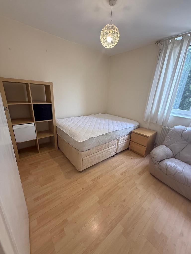 House in London - View 5