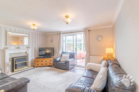 4 bedroom detached house for sale, Waverley Road, Basildon SS15