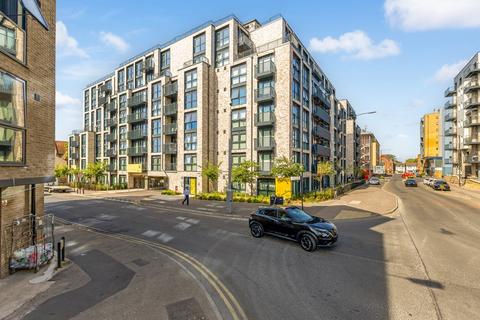 2 bedroom apartment to rent, Heschel Street Slough SL1