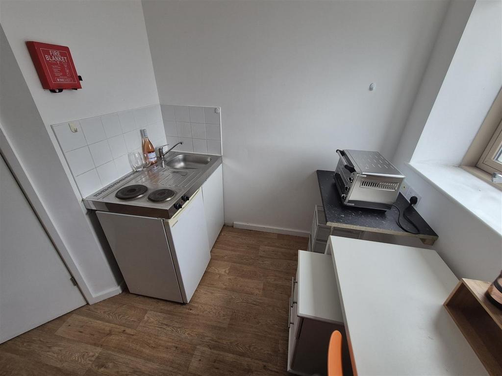 Apartment in Bournemouth, Lansdowne - View 2
