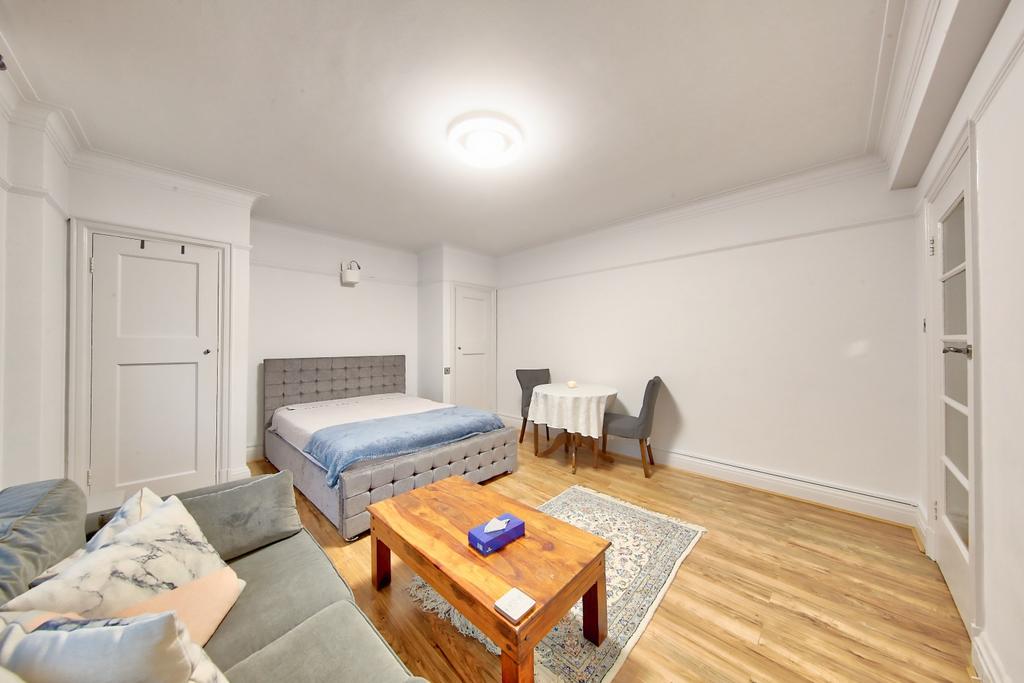 Apartment in London - View 2