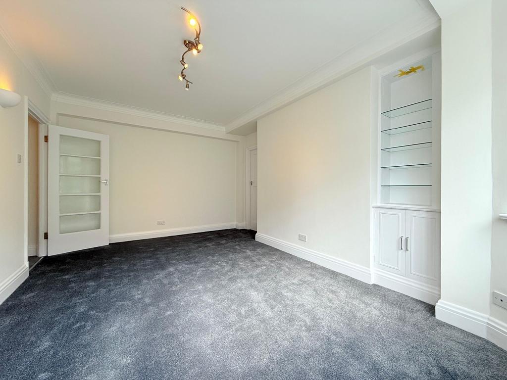 Apartment in London - View 2