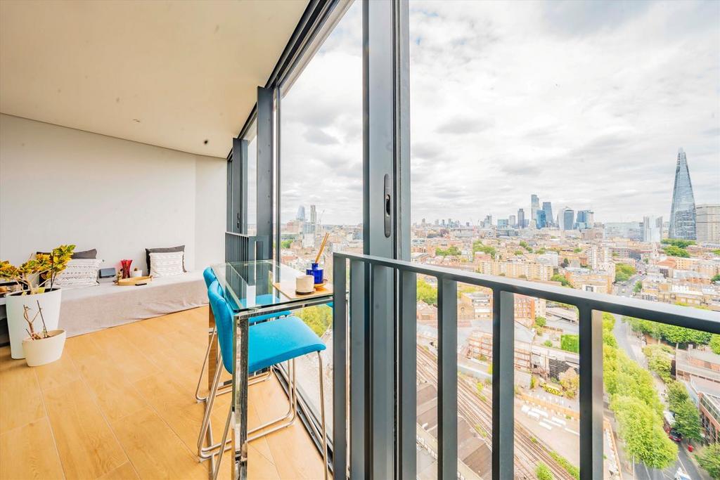 Apartment in London - More