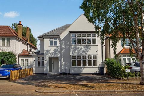 undefined, Beech Walk, Mill Hill! NW7