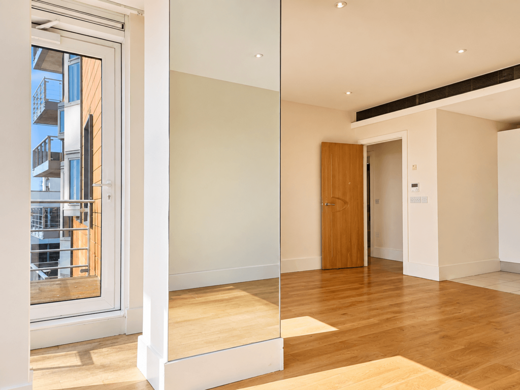 Apartment in Putney - View 3