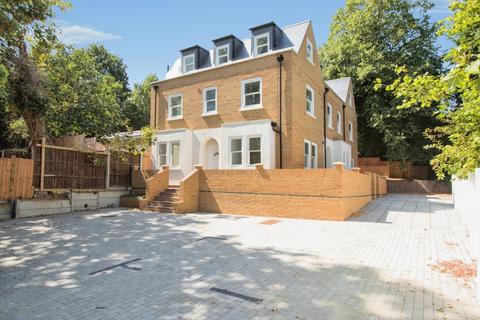 3 bedroom end of terrace house for sale, Mount Nod Close, London, SE18