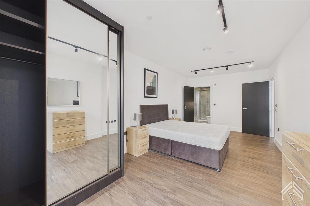 Apartment in London - View 5