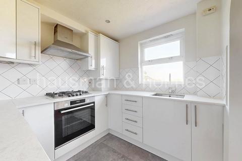 2 bedroom flat for sale, Lincoln Court, NW4