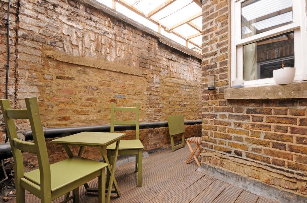 Apartment in London - More